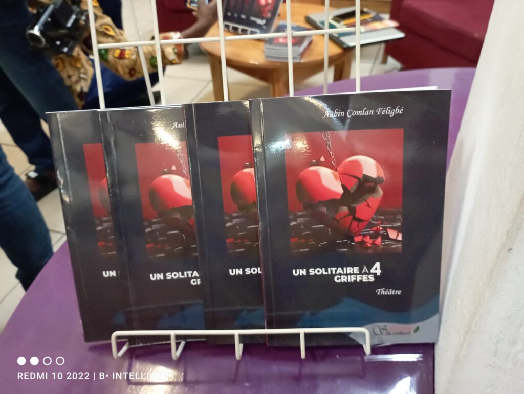 Un solitaire à 4 griffes